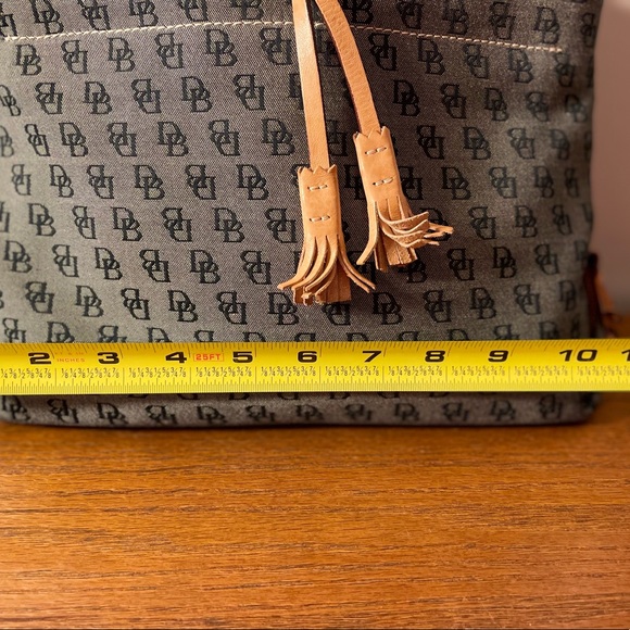Dooney & Bourke DB signature purse - Picture 2 of 7